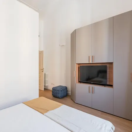 The Rent - Bright Two-bedroom Between Prati And San Pietro דירה רומא